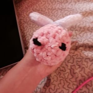 Crochet bee